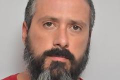 Στη δημοσιότητα οι φωτογραφίες του Πετρακάκου, της συντρόφου του και ενός ακόμη νεαρού