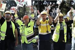 Συγκέντρωση μεταλλωρύχων έξω από το ΣτΕ - Εκδικάζεται η υπόθεση για τις Σκουριές