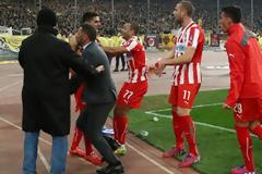 ΔΙΩΞΕΙΣ ΣΕ ΚΑΣΑΜΙ ΚΑΙ ΠΕΡΕΪΡΑ ΓΙΑ ΤΑ... ΠΕΡΣΙΝΑ ΜΕ ΑΕΚ