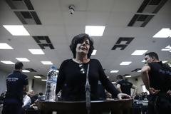 Συντετριμμένη η μητέρα του Παύλου Φύσσα: 