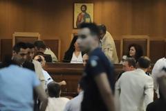 Εξω φρενών η δικαστής στη δίκη της ΧΑ: Επιτέλους αφήστε τη μάνα Φύσσα να καταθέσει