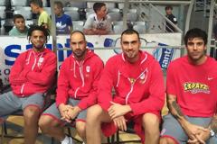 ΜΕ... ΤΟΥΣ ΔΙΕΘΝΗΣ ΤΟΥ ΚΟΝΤΡΑ ΣΤΟΝ ΑΡΚΑΔΙΚΟ Ο ΘΡΥΛΟΣ