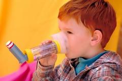 Κλειδί για την εκδήλωση άσθματος στα παιδιά είναι 4 βακτήρια του εντέρου