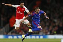 Ο Ολυμπιακός παλεύει μόνος του να σώσει την Ελλάδα