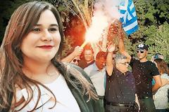 Θα πάθετε ΣΟΚ! Δείτε τη κόρη Μιχαλολιάκου πως έσκασε στη Βουλή - Οι γόβες τρέλαναν κόσμο...