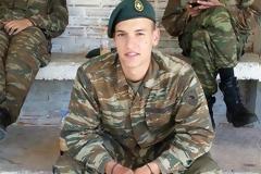 Πάτρα: Οι φορτισμένες στιγμές στο ετήσιο μνημόσυνο για τον Φώτη Ανδρικόπουλο