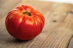 Γιατί οι ντομάτες των σουπερμάρκετ έχουν γεύση χαρτόνι;