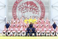 ΗΤΤΑ ΣΤΗΝ ΠΡΕΜΙΕΡΑ ΤΟΥΣ ΚΑΙ... ΘΕΛΟΥΝ ΑΚΟΜΑ ΔΟΥΛΕΙΑ ΟΙ ΕΦΗΒΟΙ ΤΟΥ ΘΡΥΛΟΥ