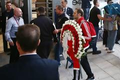 Ο ΘΡΥΛΟΣ ΤΙΜΑ ΤΟΥΣ ΝΕΚΡΟΥΣ ΤΩΝ ΤΕΜΠΩΝ (ΡΗΟΤΟ)