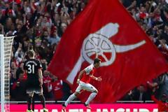 ΞΕΣΠΑΣΕ ΣΤΗΝ... ΓΙΟΥΝΑΪΤΕΝΤ Η ΑΡΣΕΝΑΛ! *VIDEOS*