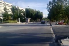 Πάτρα: Κυκλοφορούσε γυμνός στην παραλιακή και έπεσε στη θάλασσα για να μην συλληφθεί