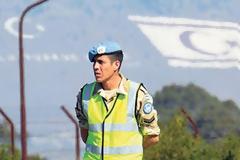 Τούρκος αρθρογράφος ζητά να ''σβηστεί'' η προκλητική σημαία στον Πενταδάκτυλο