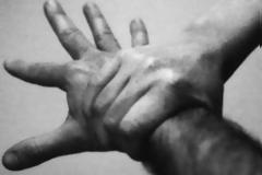 Από που προέρχεται η φράση ''τον έσπασα στο ξύλο'';