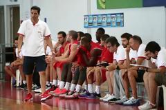 ΧΩΡΙΣ ΑΠΡΟΟΠΤΑ ΣΕ ΡΥΘΜΟΥΣ... ΚΥΠΕΛΛΟΥ Ο ΘΡΥΛΟΣ