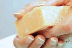 Αυτό το σπιτικό σαπούνι χεριών είναι υπέροχο και δεν κοστίζει σχεδόν τίποτα!