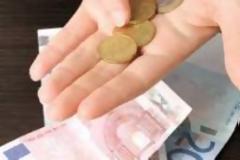 Κόψε κόψε ... Δείτε τι θα μείνει από συντάξεις και εφάπαξ