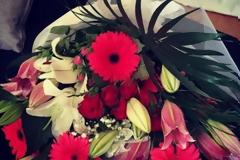 Ποια ηθοποιός πήρε δώρο αυτή την ανθοδέσμη για την επέτειο του γάμου της; [photo]