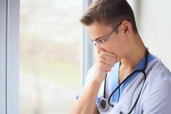 “Κόκκινος” συναγερμός από τους ειδικευόμενους του “Μαμάτσειου”