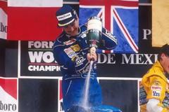 O θρύλος της F1, Nigel Mansell απέκτησε τη δική του στροφή...