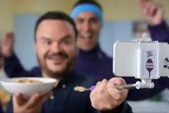 Δεν είναι δυνατόν! Τώρα, και selfie spoon!