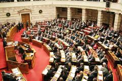 Τα μεσάνυχτα η ψήφος εμπιστοσύνης στην κυβέρνηση