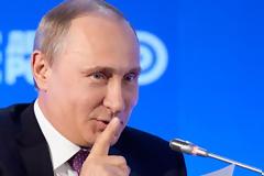 ΜΟΝΤΕΛΑΚΙ: Εκφραστικά φωτογραφικά ενσταντανέ του Βλαντίμιρ Πούτιν