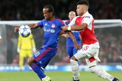 ΣΤΙΣ ΠΡΩΤΕΣ ΜΕ... ΕΛΑΧΙΣΤΟΥΣ ΑΓΓΛΟΥΣ Η ΑΡΣΕΝΑΛ