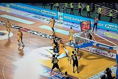 Ο Χάγκινς κάρφωσε και γκρέμισε την μπασκέτα!!!