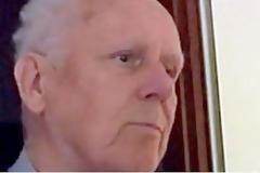 Απίστευτες δηλώσεις καθολικού ιερέα - Δικαιολογεί την παιδοφιλία: Υπάρχουν παιδάκια που αναζητούν στοργή