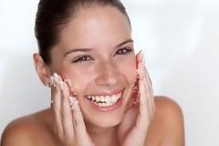 Πώς θα εξαφανίσετε τους πόρους μια και καλή;