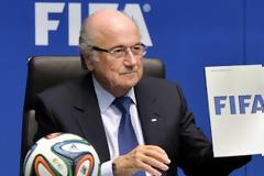 Δεν αφήνει με τίποτα την...καρέκλα ο Μπλάτερ