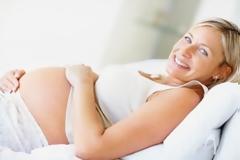 Εγκυμοσύνη μετά τα 35: Ποιοι είναι οι βασικοί κίνδυνοι