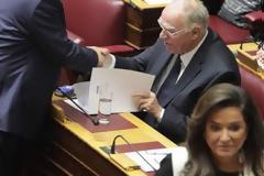 ΑΓΡΙΟΣ καβγάς Ντόρας-Λεβέντη για το 