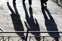 Σχέδιο μεταμεσονύκτιων εφόδων της εφορίας σε σπίτια και επιχειρήσεις