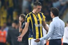 Ο Περέιρα κάνει καψώνια στον Φαν Πέρσι