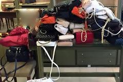 Εντοπίστηκε κατάστημα λιανικής πώλησης στο κέντρο της Αθήνας που διέθετε προϊόντα απομίμησης