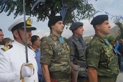 ΒΙΝΤΕΟ- ΦΩΤΟ: Ο στρατός έκλεψε την παράσταση στις εκδηλώσεις για την απελευθέρωση της Λήμνου