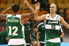 Ολυμπιακός - Παναθηναϊκός: 64 - 70