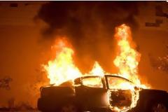 Αυτοκίνητο τυλίχθηκε στις φλόγες