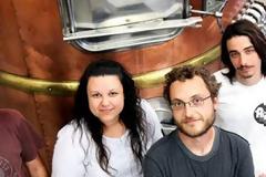 Success story: 4 νέοι από τη Θεσσαλονίκη παράτησαν τις δουλειές τους και φτιάχνουν μπύρα