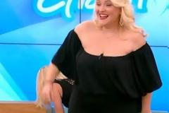 XAMOΣ: Η Ελένη Μενεγάκη έπεσε φαρδιά πλατιά στο πάτωμα [video]