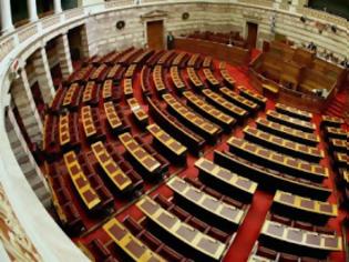Φωτογραφία για ΧΑΜΟΣ στη Βουλή: Έξαλλοι οι βουλευτές - Ερχεται μείωση στους μισθούς τους;