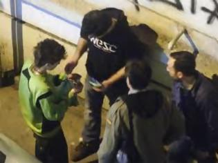 Φωτογραφία για Στο κέντρο της Αθήνας η ΕΛ.ΑΣ. τσίμπησε πέντε άτομα για διακίνηση ναρκωτικών