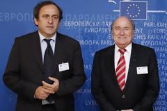 Κίνδυνος ισόβιου αποκλεισμού για Μπλάτερ και Πλατινί