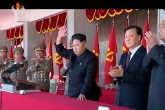 Μεγάλη στρατιωτική παρέλαση στη Βόρεια Κορέα