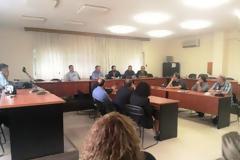 Σύσκεψη στο Σταυρό για τις μεταφορές των μαθητών