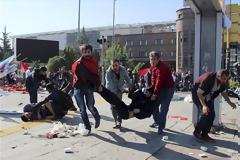 ΣΤΟΥΣ 86 ΟΙ ΝΕΚΡΟΙ ΑΠΟ ΤΗ ΔΙΠΛΗ ΒΟΜΒΙΣΤΙΚΗ ΕΠΙΘΕΣΗ ΣΤΗΝ ΑΓΚΥΡΑ VD