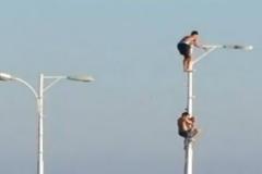 Θα θρηνήσουμε θύματα - Δείτε τι κάνουν ανεγκέφαλοι νεαροί στη Λεμεσό