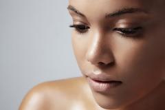 Λιπαρό δέρμα: Ποια λάθη κάνεις