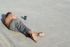 Απίστευτο περιστατικό στο Βόλο: Παραλίγο να πνιγεί για δύο ευρώ